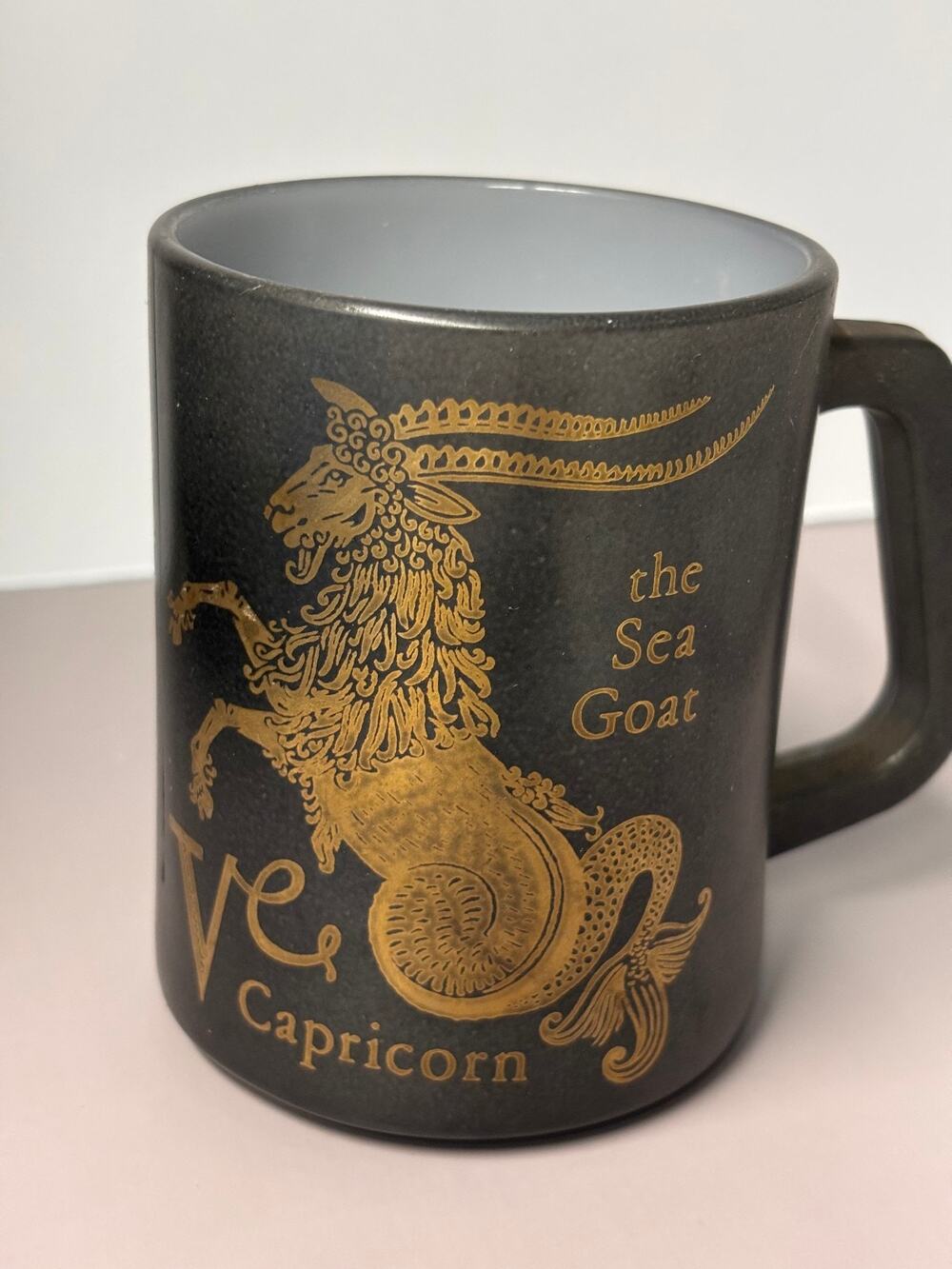 VTG Federal Glass Zodiac Sign Mug Cup Black & Gold Capricorn Horoscope 8oz
